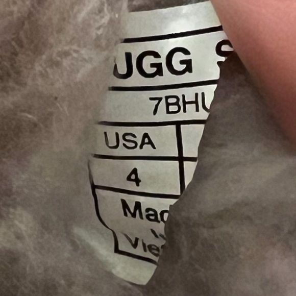 Classic Sparkle Bow Boot | UGG - Picture 7 of 10